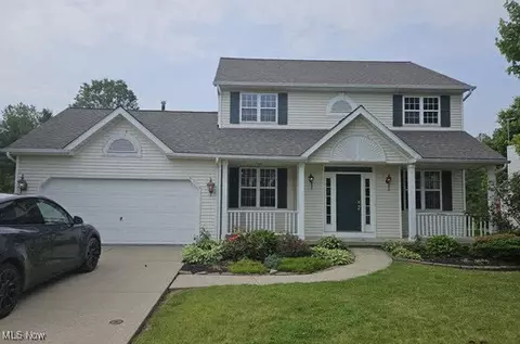 27041 Glenside Ln, Olmsted Twp, OH 44138