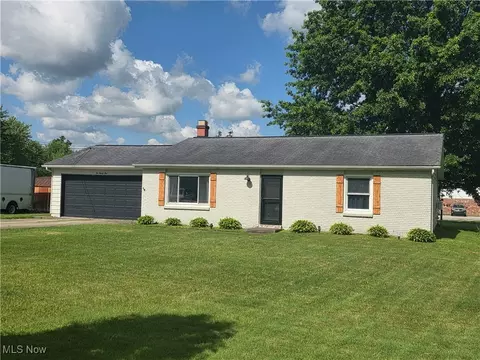 221 S Elm St, Jefferson, OH 44047