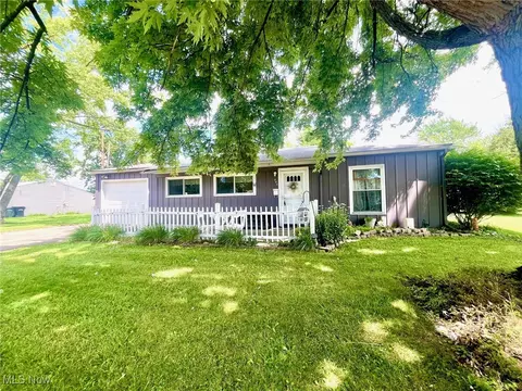 943 Hollis Dr, Elyria, OH 44035