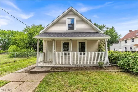 6615 Lawn Ave, Cleveland, OH 44102