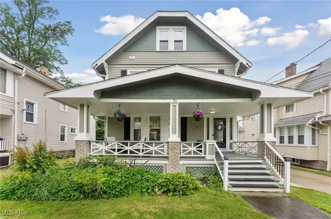 1240 Granger Ave, Lakewood, OH 44107