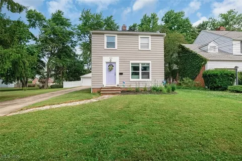 5431 Summit Rd, Lyndhurst, OH 44124