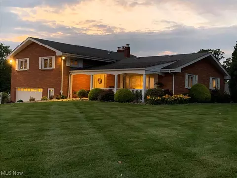 4815 White Oaks Dr, Steubenville, OH 43953