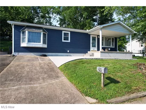 217 Minnich Ave NE, New Philadelphia, OH 44663
