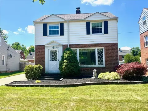 4980 Edsal Dr, Lyndhurst, OH 44124