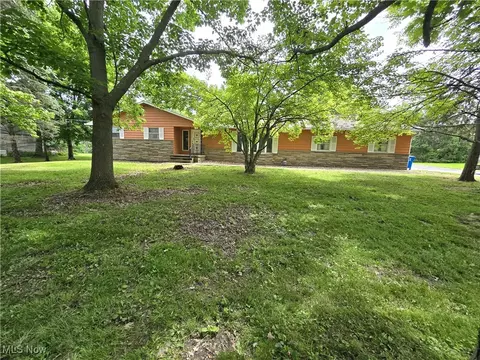11491 Chapin St, Chesterland, OH 44026
