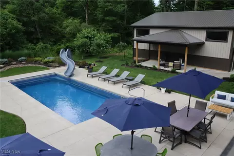 Exterior - 812 Spring Water Dr, Akron, OH 44333 photo 12 of 12