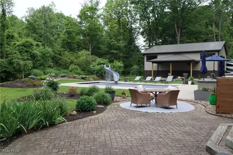 Exterior - 812 Spring Water Dr, Akron, OH 44333 photo 9 of 12