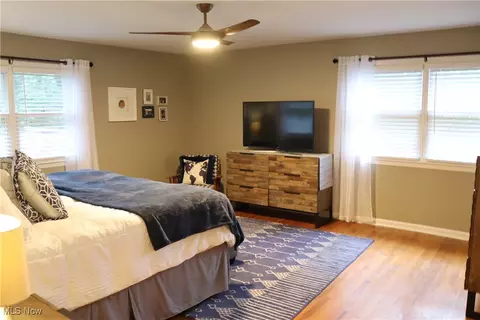 Bedroom - 812 Spring Water Dr, Akron, OH 44333 photo 4 of 5