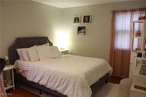 Bedroom - 812 Spring Water Dr, Akron, OH 44333 photo 1 of 5