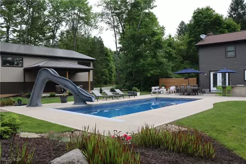 Exterior - 812 Spring Water Dr, Akron, OH 44333 photo 10 of 12