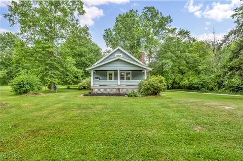 1425 Keefer Rd, Girard, OH 44420