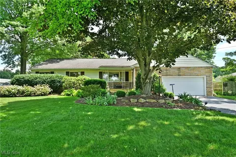 1713 Keefer Rd, Girard, OH 44420