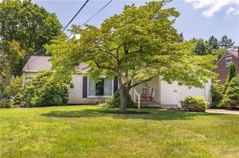 414 Woodrow St NW, North Canton, OH 44720