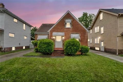 11215 Langton Ave, Garfield Heights, OH 44125