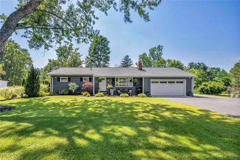 13458 Chillicothe Rd, Chesterland, OH 44026