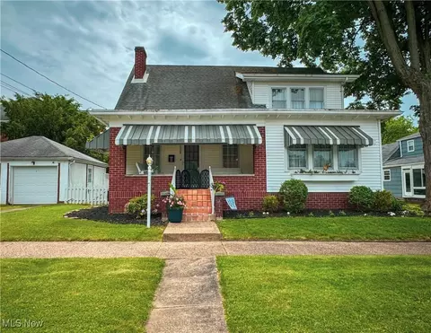 2208 Oak St, Parkersburg, WV 26101