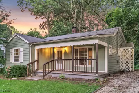 2968 Hayne Rd, Akron, OH 44312
