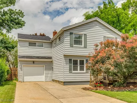 1137 Silver Lake Ave, Cuyahoga Falls, OH 44223