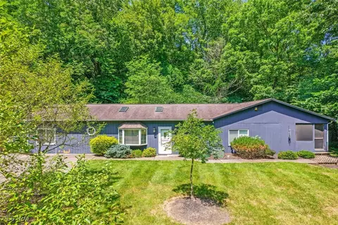 9766 Stickle Rd, Saint Louisville, OH 43071