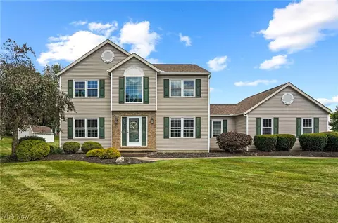 2202 Martin Crest Dr, Akron, OH 44312