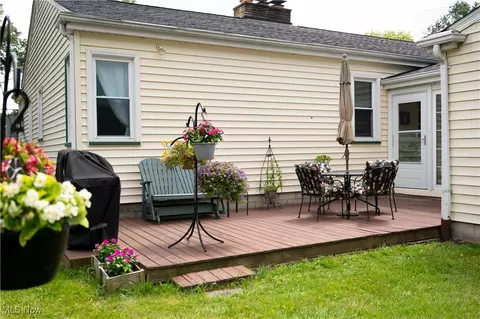 Exterior - 396 Brookfield Ave, Boardman, OH 44512 photo 7 of 12