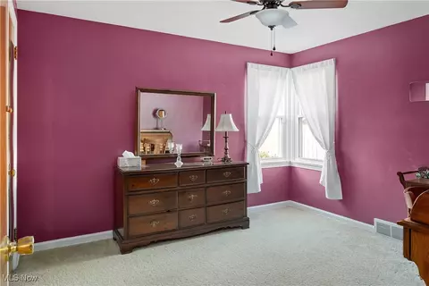 Bedroom - 396 Brookfield Ave, Boardman, OH 44512 photo 2 of 5