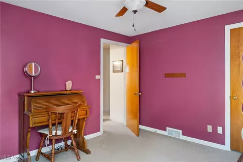 Bedroom - 396 Brookfield Ave, Boardman, OH 44512 photo 3 of 5
