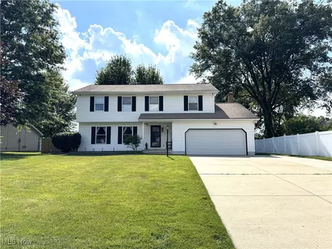 607 Wyndclift Cir, Austintown, OH 44515