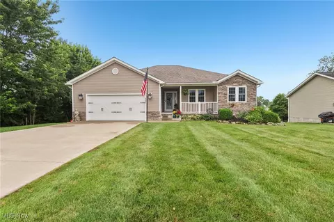 397 Dalton Dr, Wadsworth, OH 44281
