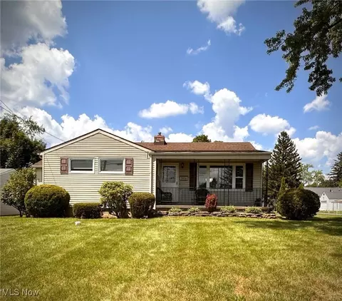 1956 Country Club Ave, Youngstown, OH 44514