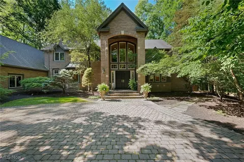 3382 Hardwood Hollow Rd, Medina, OH 44256