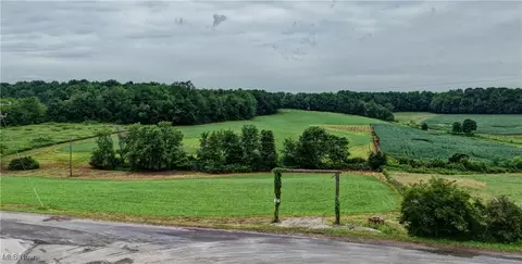 Hilltop Drive Nw, Strasburg, OH 44680