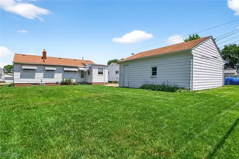 Exterior - 30112 Barjode Rd, Willowick, OH 44095 photo 5 of 6
