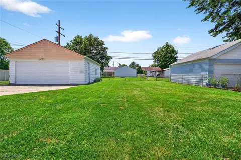 Exterior - 30112 Barjode Rd, Willowick, OH 44095 photo 3 of 6