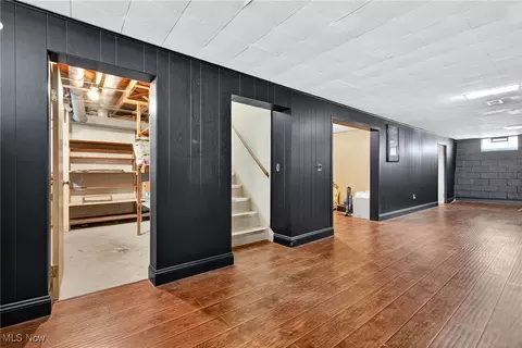 Entry Way - 30112 Barjode Rd, Willowick, OH 44095 photo 1 of 2