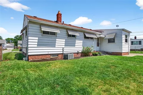Exterior - 30112 Barjode Rd, Willowick, OH 44095 photo 4 of 6