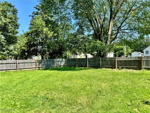 363 Oberlin Rd, Elyria, OH 44035 photo 2