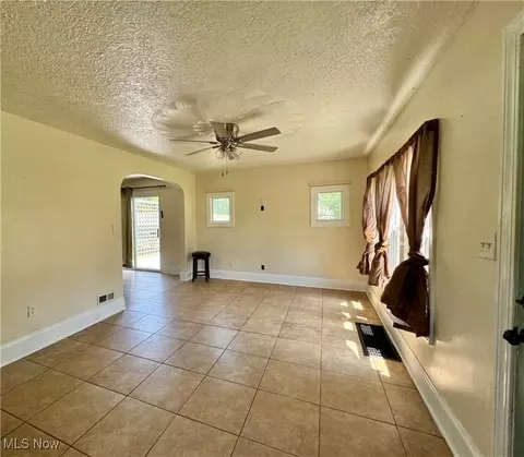 363 Oberlin Rd, Elyria, OH 44035 photo 3