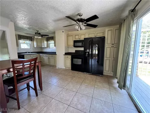 363 Oberlin Rd, Elyria, OH 44035 photo 5