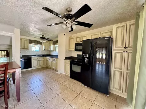 363 Oberlin Rd, Elyria, OH 44035 photo 6