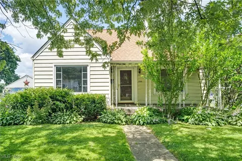 700 Alice St, East Palestine, OH 44413