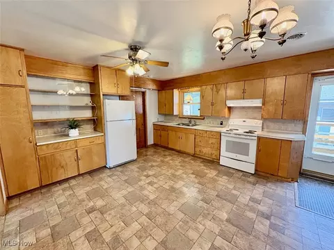 3715 Liberty St, Ashtabula, OH 44004 photo 7