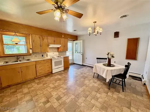 3715 Liberty St, Ashtabula, OH 44004 photo 5
