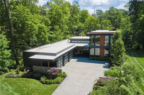 243 Overwood Rd, Akron, OH 44313