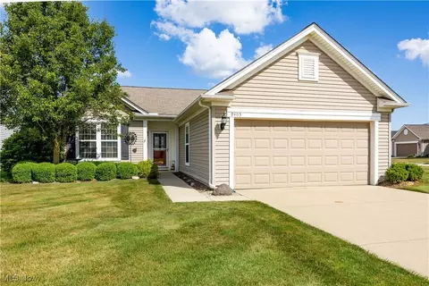 9405 Harvard Dr, North Ridgeville, OH 44039