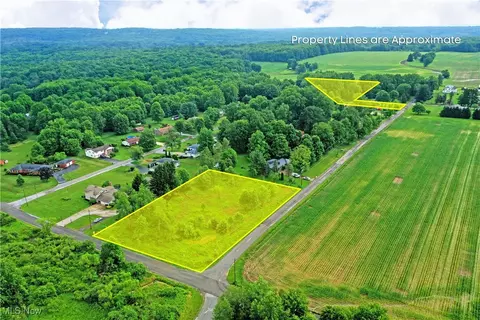Jacqueline Drive Ne, Brookfield, OH 44403