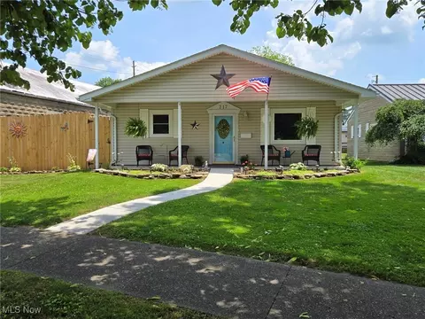 217 S Kennebec Ave, Mcconnelsville, OH 43756