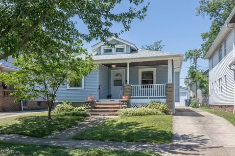 2178 Chesterland Ave, Lakewood, OH 44107