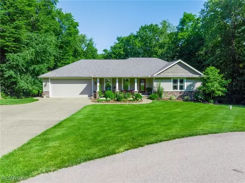 10235 Deer Run Dr, Fredericksburg, OH 44627